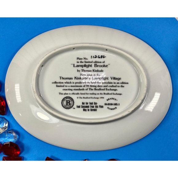 Thomas Kinkade plate,  Lamplight Village limited edition, porcelain, oval, cute! - Picture 11 of 11